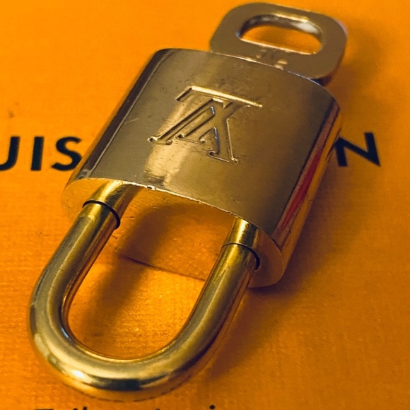 Louis Vuitton brass lock set with key #312 Authentic padlock NICE! - Picture 4 of 5